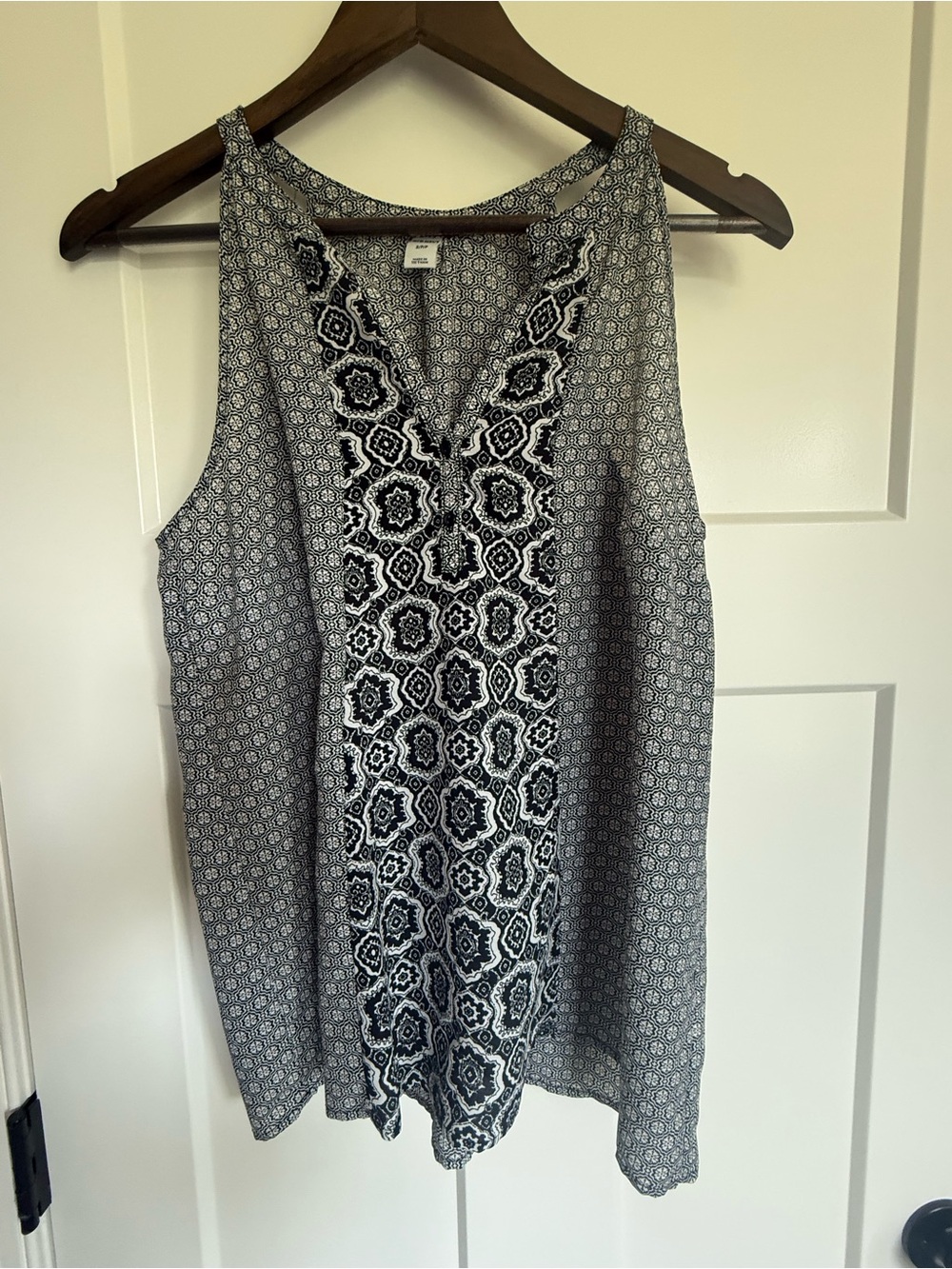 Old Navy Black & White Printed Tank Top